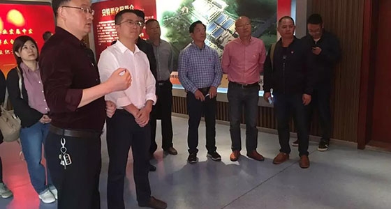 Los secretarios de las ramas del partido de las dos nuevas organizaciones del condado de Yunhe dirigidas por Fu Yongfei, director del Departamento de Organización del Comité del Partido del condado de