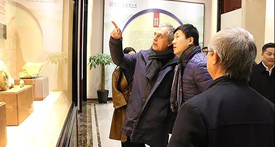 El dise?ador italiano Stefano Boeri visitó nuestro museo